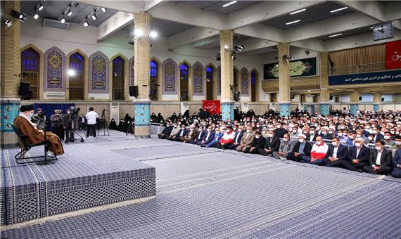 رهبر انقلاب: ایام حج فرصت مغتنمی برای آشنایی واقعی با مسائل جهانی است