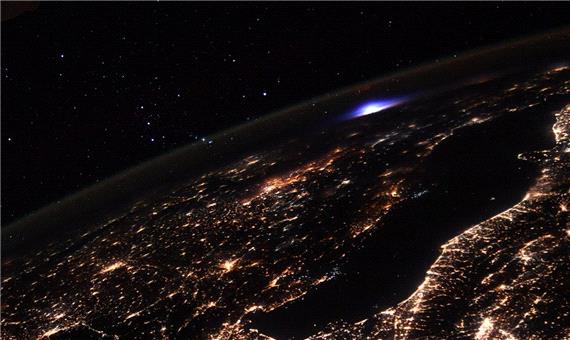 فضانوردان ایستگاه فضایی درخشش آبی شگفت‌انگیزی بر فراز قاره اروپا مشاهده کردند