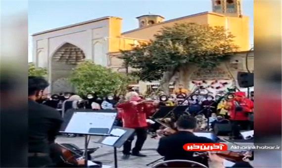 اجرای خیابانی اثر آهنگساز آرژانتینی در شیراز