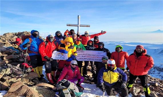 صعود زمستانی تیم ایرانی به قله آراگاتس
