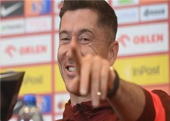 لواندوفسکی شگفتزده شد؛ چه چمن افتضاحی!