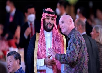 عربستان خلاف جریان آب شنا کرد