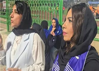 تماشاگران ویژه برد استقلال؛ زنان سرشناس! | آخرین خبر