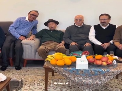 آوازخوانی علی نصیریان در یک شب‌نشینی