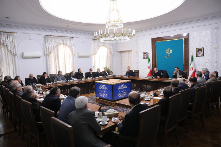 اتخاذ چهار تصمیم مهم دولت و مجلس برای حمایت از بازار و فعالان اقتصادی