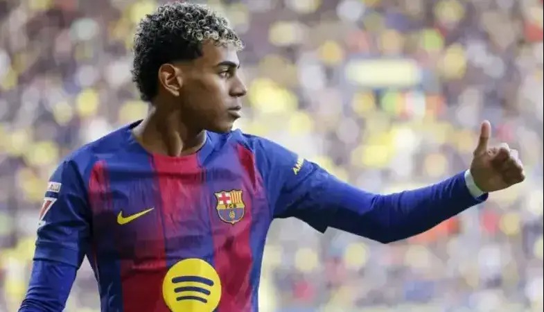 یامال تهدید شد؛ در دربی لگدت می‌کنم!