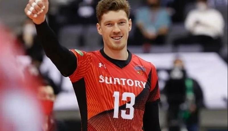 خداحافظی غول ۲۱۸ سانتی‌متری از دنیای والیبال