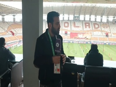 حضور پر تعداد هواداران در جایگاه خبرنگاران ورزشگاه فولاد!