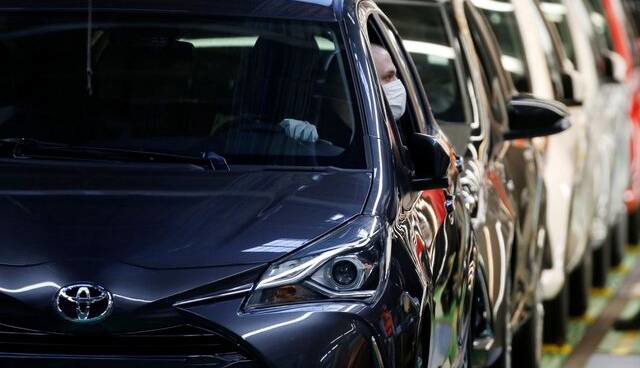 تویوتا پرفروش‌ترین خودروساز جهان شد