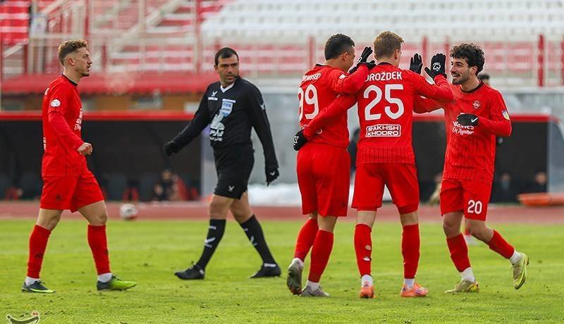 تراکتور، سپاهان را برد و صدرنشین ماند؛ صعود شمس آذر و سقوط آلومینیوم