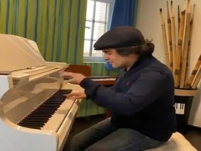 یک اجرای بی نظیر از سامان احتشامی