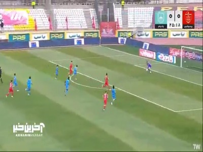 ضربه سرگیف در موقعیت تک به تک به تیر خورد