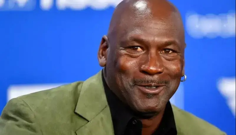 ۴۳۲ میلیارد تومان برای امضای مایکل جردن!