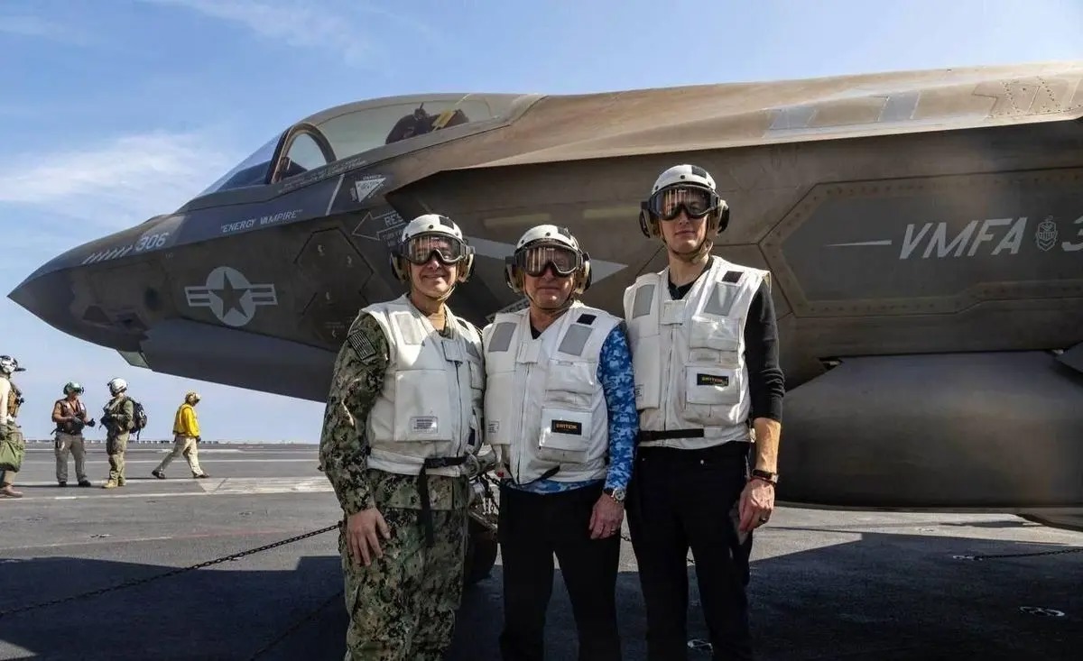 ادعای سی‌ان‌ان: بازدید ویتکاف و کوشنر از ناو آبراهام لینکلن به ایران اطلاع داده شده بود