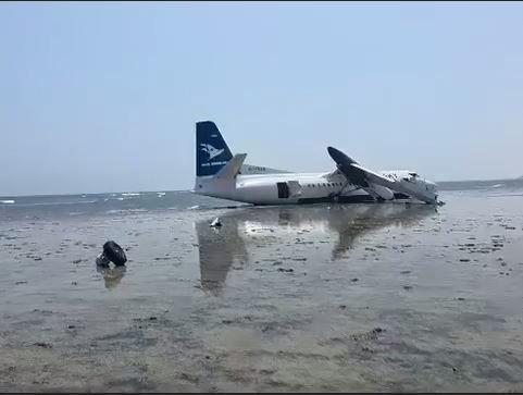 نجات جان ۵۵ مسافر هواپیمای فوکر در موگادیشو