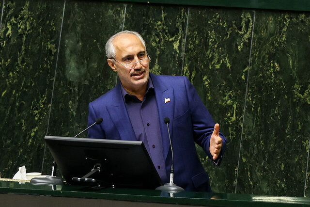 پورمحمدی: سال آینده صد در صد سهمیه از کارت سوخت به کارت بانکی منتقل می‌شود