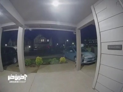 پرواز یک خودرو به داخل خانه!