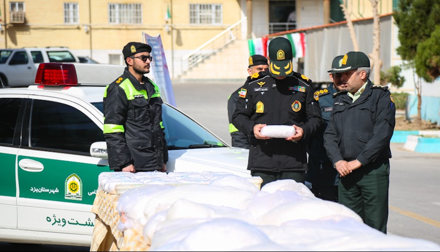 کشف یک تُن مخدر «شیشه» از خودروی پرادو