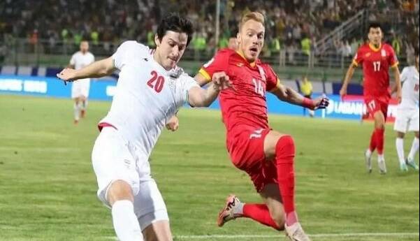 سرمربی سابق قرقیزستان: آزمون و هم‌تیمی‌هایش واقعاً هیولا هستند