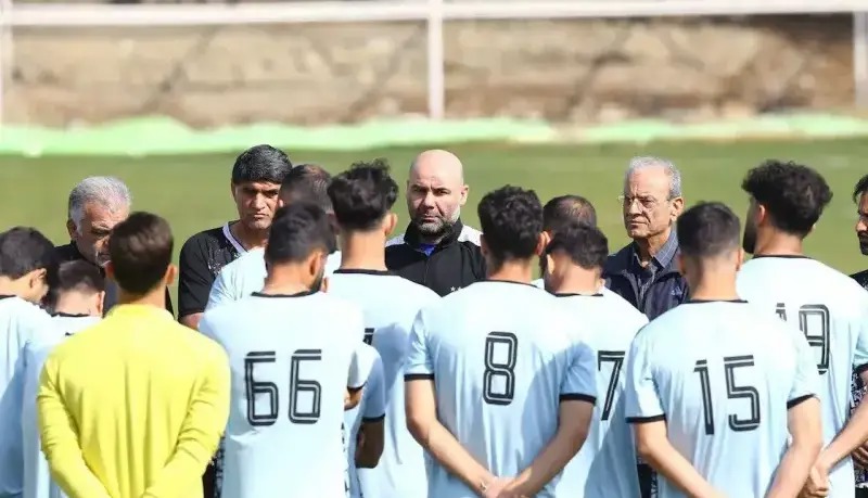 سهراب پنجمین بازیکن استقلال را هم خط زد!