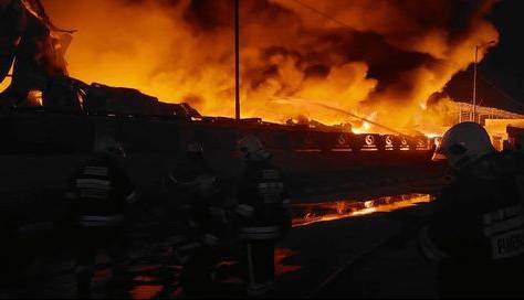 ‌پایان عملیات اطفای حریق در شهرک صنعتی آبادان