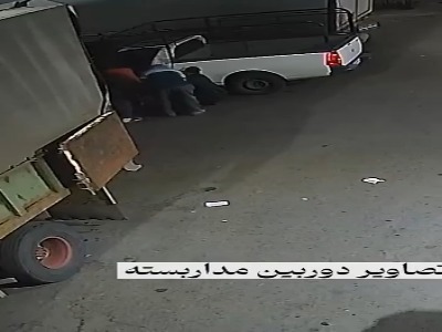 لحظات نفسگیر نجات یک شهروند از مرگ توسط اورژانس