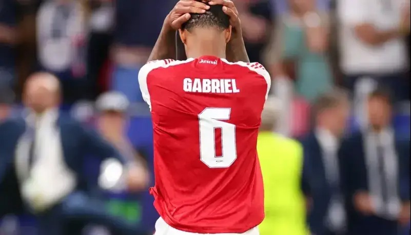 دنیا روی سر ستاره آرسنال خراب شد!
