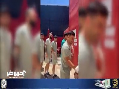 استقبال مردمی از تیم ملی ایران مقابل هتل محل اقامت