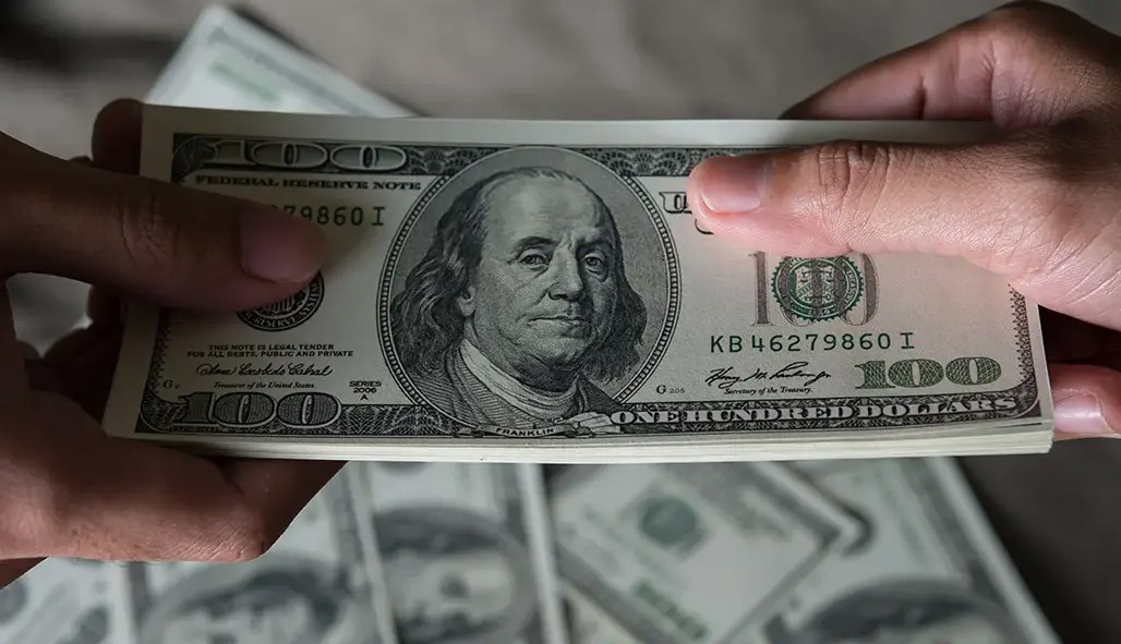 پیش‌بینی قیمت دلارِ فردا «یکشنبه»؛ ارز در آستانه عبور از مرز احتیاط