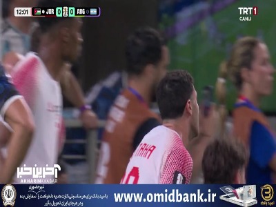 ضربه سر اوتامندی از بالای دروازه به بیرون رفت