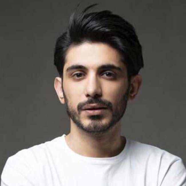 آهنگ «رنگین کمون» از کسری زاهدی