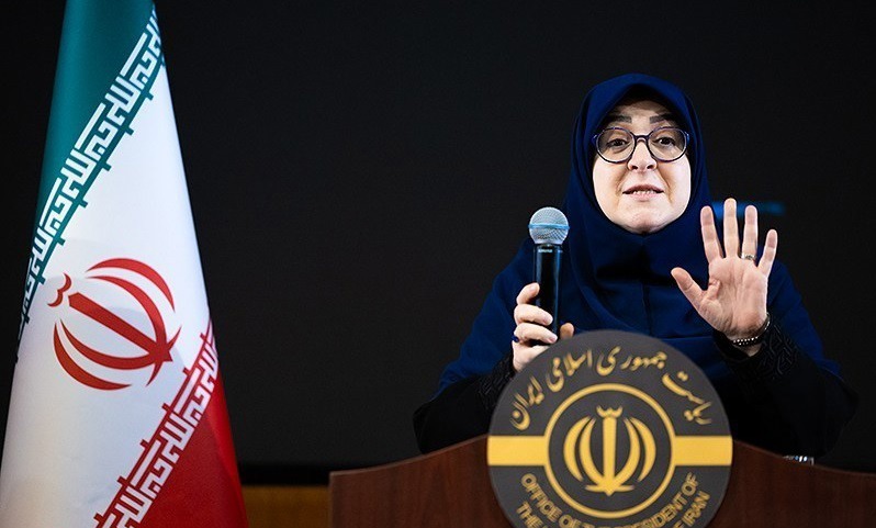 سخنگوی دولت: قیمت بنزین ۱۵۰۰ تومانی تغییر نمی‌کند؛ سهمیه بنزین ۳۰۰۰ تومانی کم شد