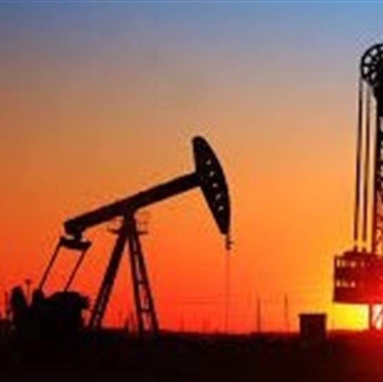 قیمت نفت تحت تاثیر چه تحولاتی تغییر می‌کند؟