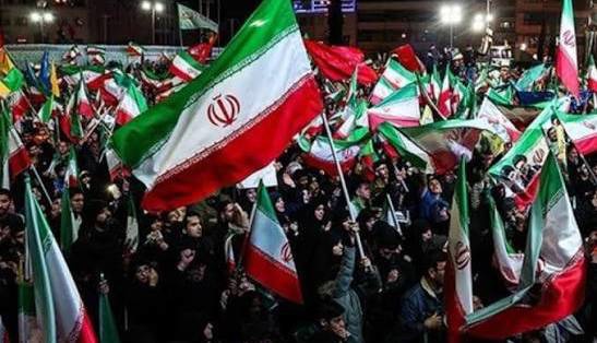 سرمقاله خراسان/ از کرسی درس تا حضور در خیابان