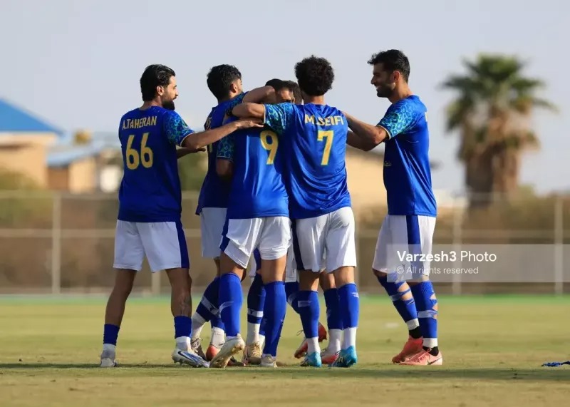 صنعت نفت فعلا فقط دفاع می‌خرد!