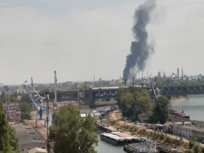 انفجار و آتش‌سوزی در پالایشگاه نفت اسلونفت اسلواکی