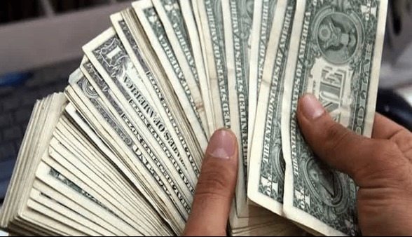 کشف ۱۰۰ دلاری‌های تقلبی در شیراز
