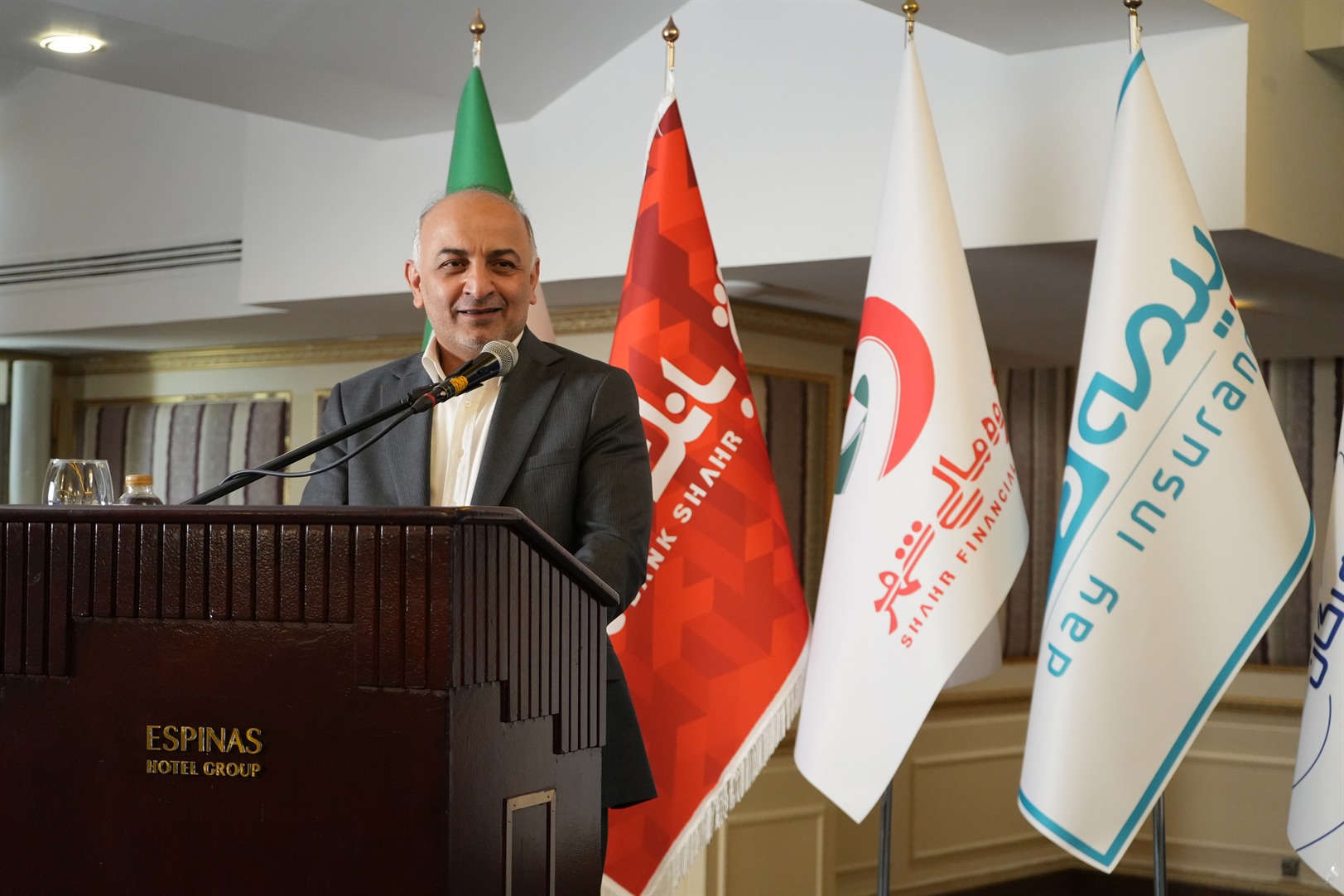 تحول در زنجیره ارزش تامین مالی کشور با ورود صنعت بیمه به حوزه «تضمین»/ مشارکت راهبردی بیمه دی در «صندوق تضمین غیر دولتی»