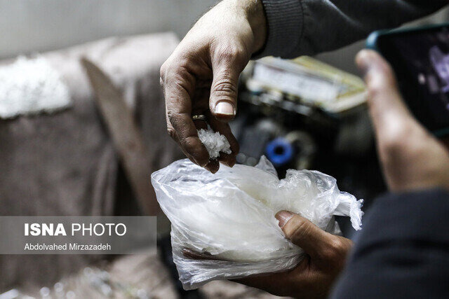 کشف ۴ کیلو و ۱۰۰ گرم شیشه از چمدان مسافر در فرودگاه
