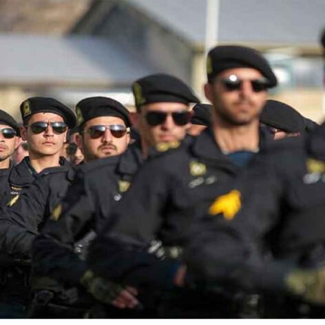 روایت افسران پلیس از شناسایی یک جاسوس بخاطر استفاده از دلار به جای بادبزن تا رد رشوه دو میلیاردی