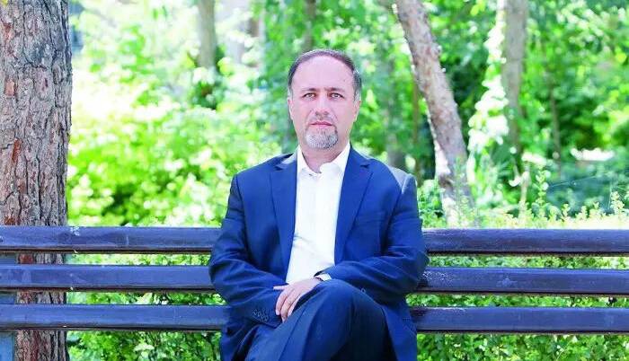 «فرانسوفیل‌»! حمله «کیهان» به نظر یک فعال اصلاح طلب درباره اعتراضات فرانسه