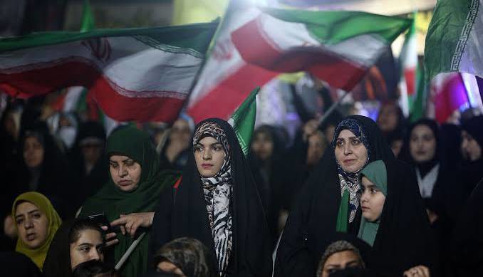 سرمقاله خراسان/ خیابان، میدانِ جنگ روایت‌ها