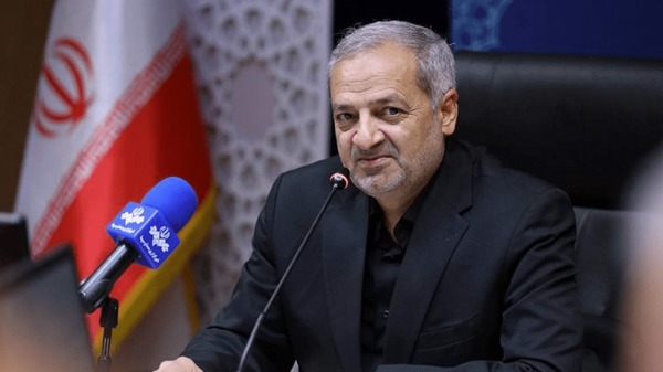 کاظمی: شایعه الزام دانش‌آموزان به نصب پلاک کذب است