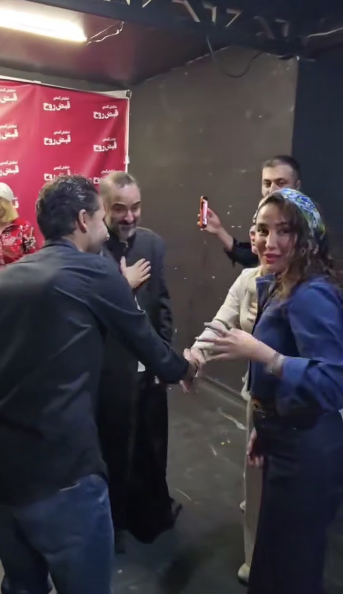 ویدئویی پر بازدید از پشت صحنه یک تئاتر در تهران