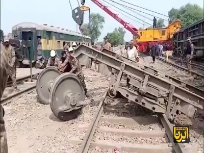 شمار قربانیان حادثه قطار در پاکستان به ۶ کشته افزایش یافت