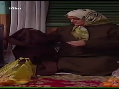 واکنش مامانم وقتی آب می‌ریزه رو فرش...