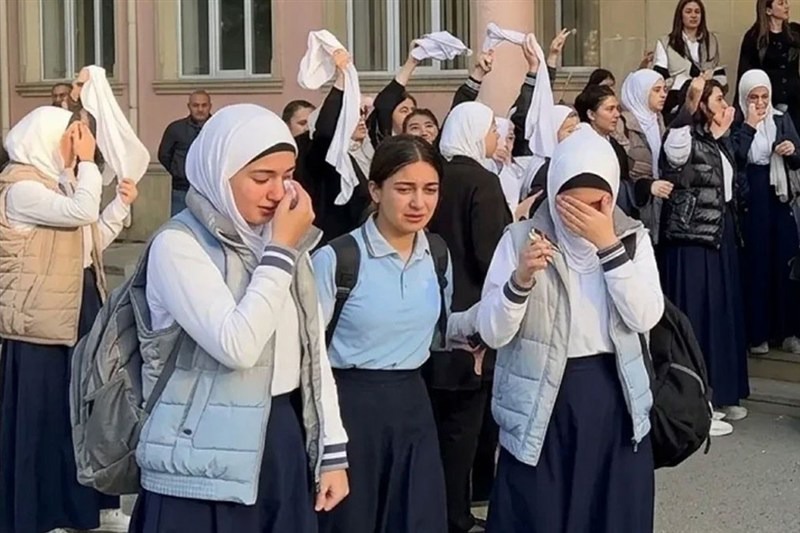 وزیر علوم: دانشگاه‌های ایران آمادۀ پذیرش دانشجویان محجبۀ جمهوری آذربایجان است