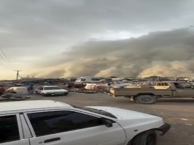 لحظات ورود طوفان شن به بخش دشتیاری چابهار