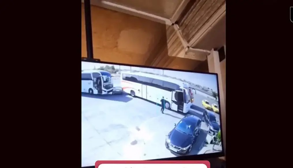 برخورد عجیب اتوبوس با پژو